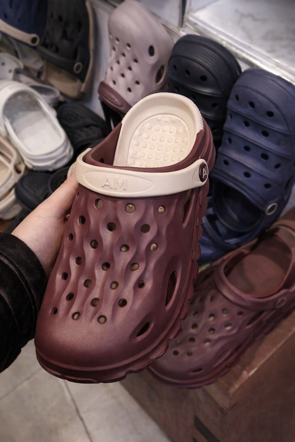 Beach Sandals - Stylish, Comfortable, and Durable Clogs for All Season BROWN