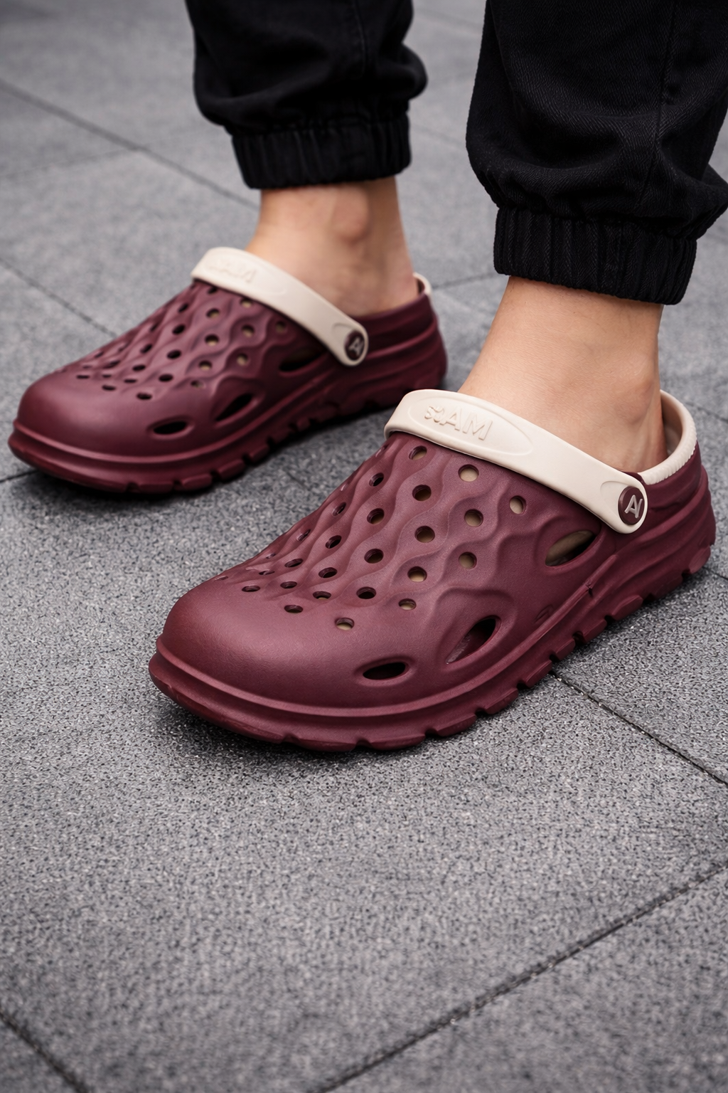 Beach Sandals - Stylish, Comfortable, and Durable Clogs for All Season BROWN