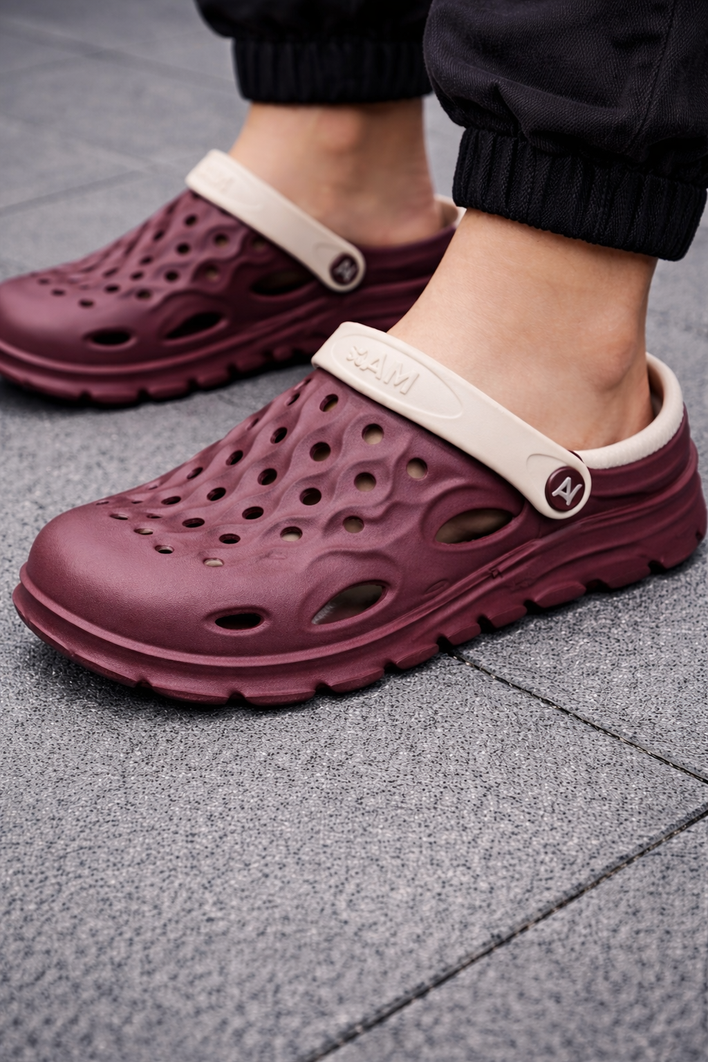 Beach Sandals - Stylish, Comfortable, and Durable Clogs for All Season BROWN